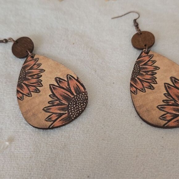 Wooden earrings 2 pair - Picture 7 of 10
